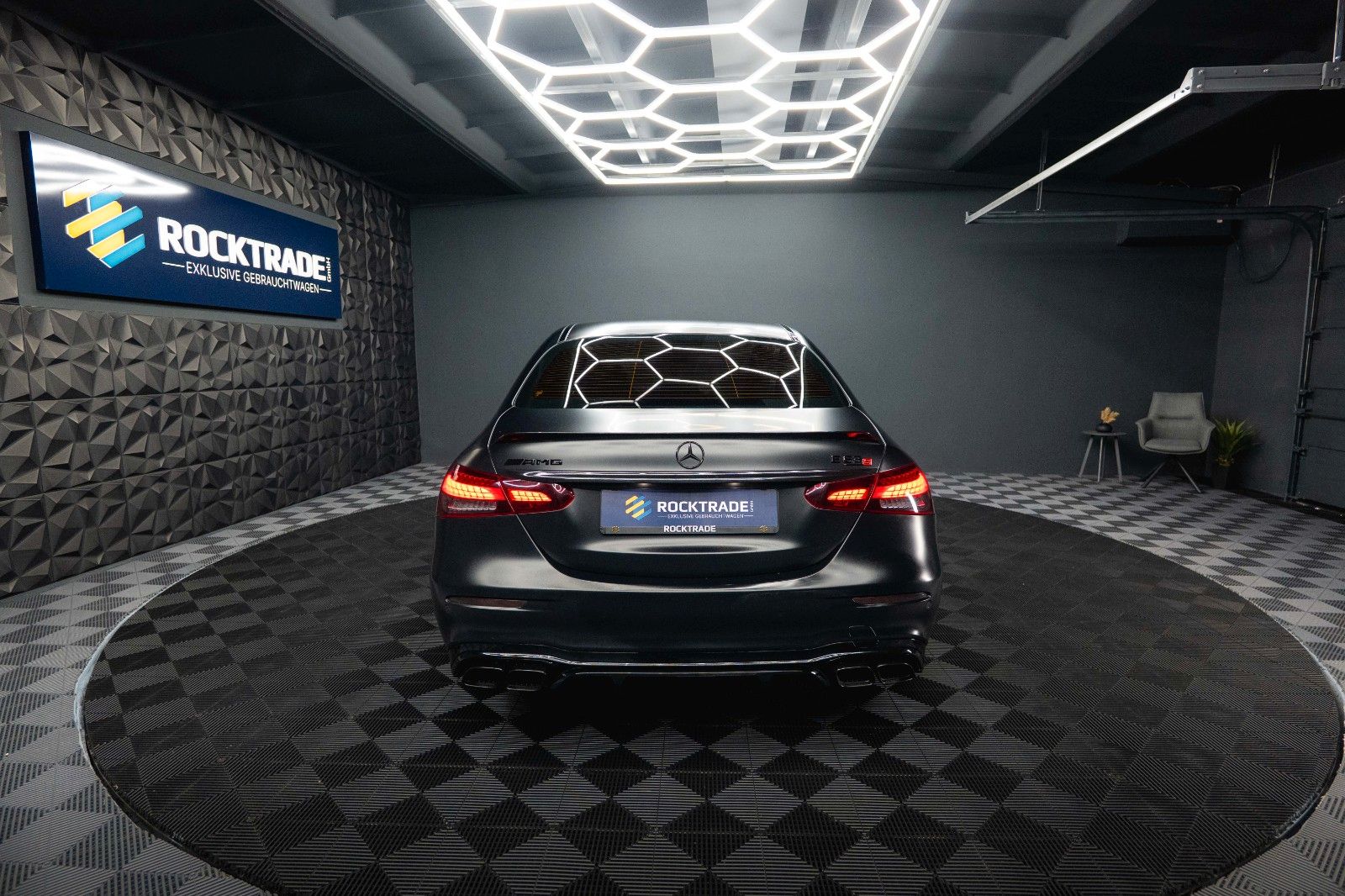 Fahrzeugabbildung Mercedes-Benz E 63 S AMG 4Matic+ Performance Night-Paket *ACC*