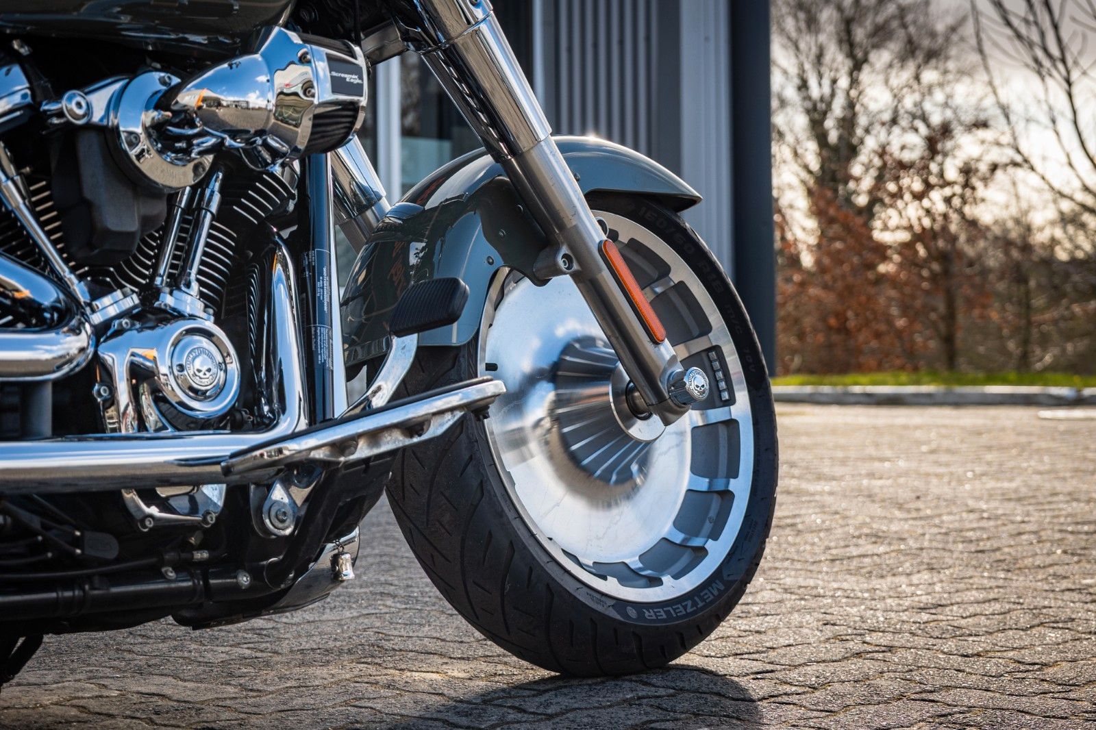 Fahrzeugabbildung Harley-Davidson FLFBS Fat Boy Softail 114 - Jekill & Hyde -