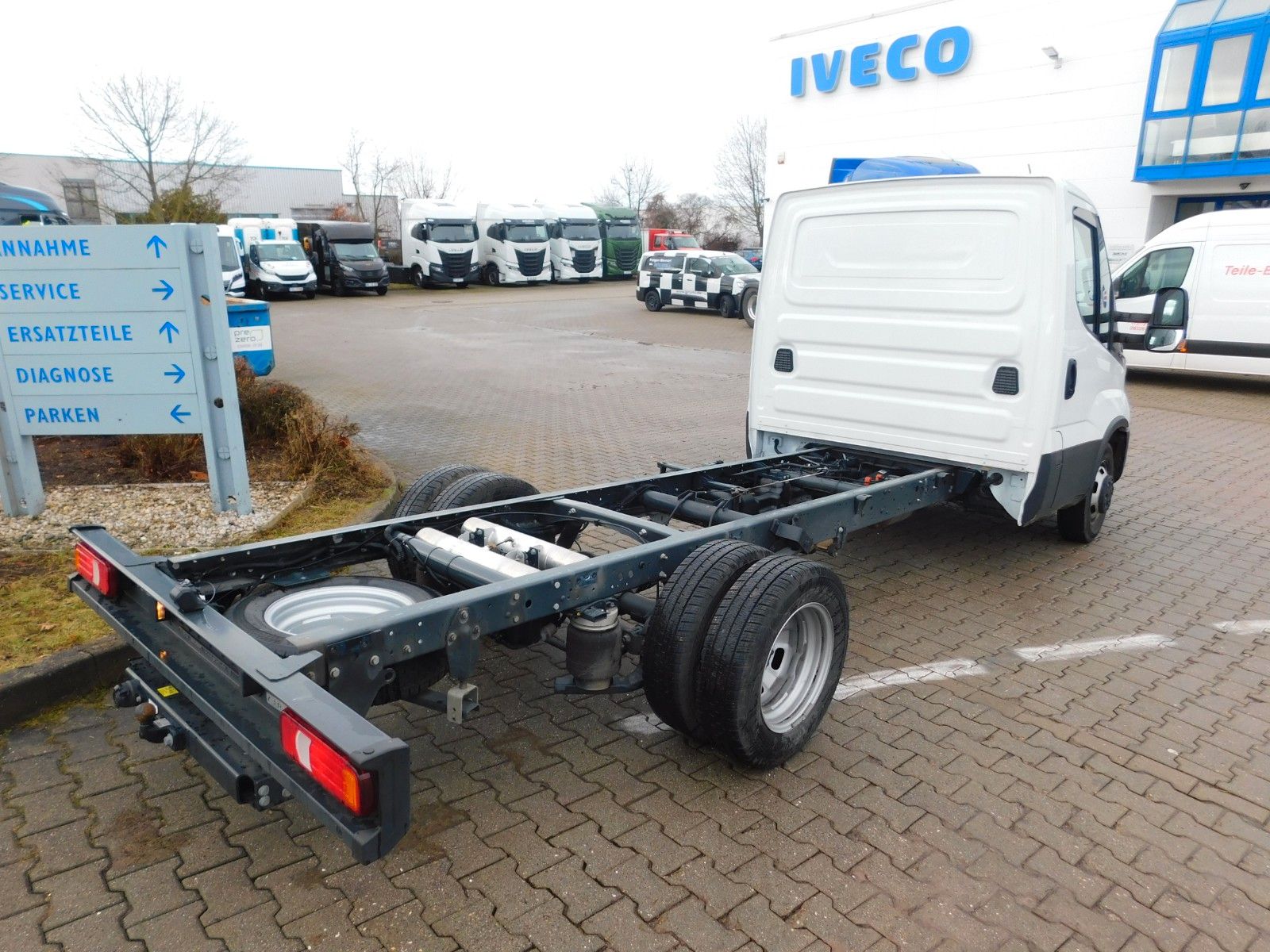 Fahrzeugabbildung Iveco Daily 35C18H/P Fahrgestell/Luftfederung/ AHK