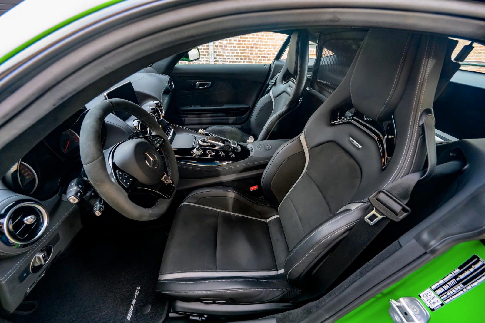 Mercedes-Benz AMG GT R