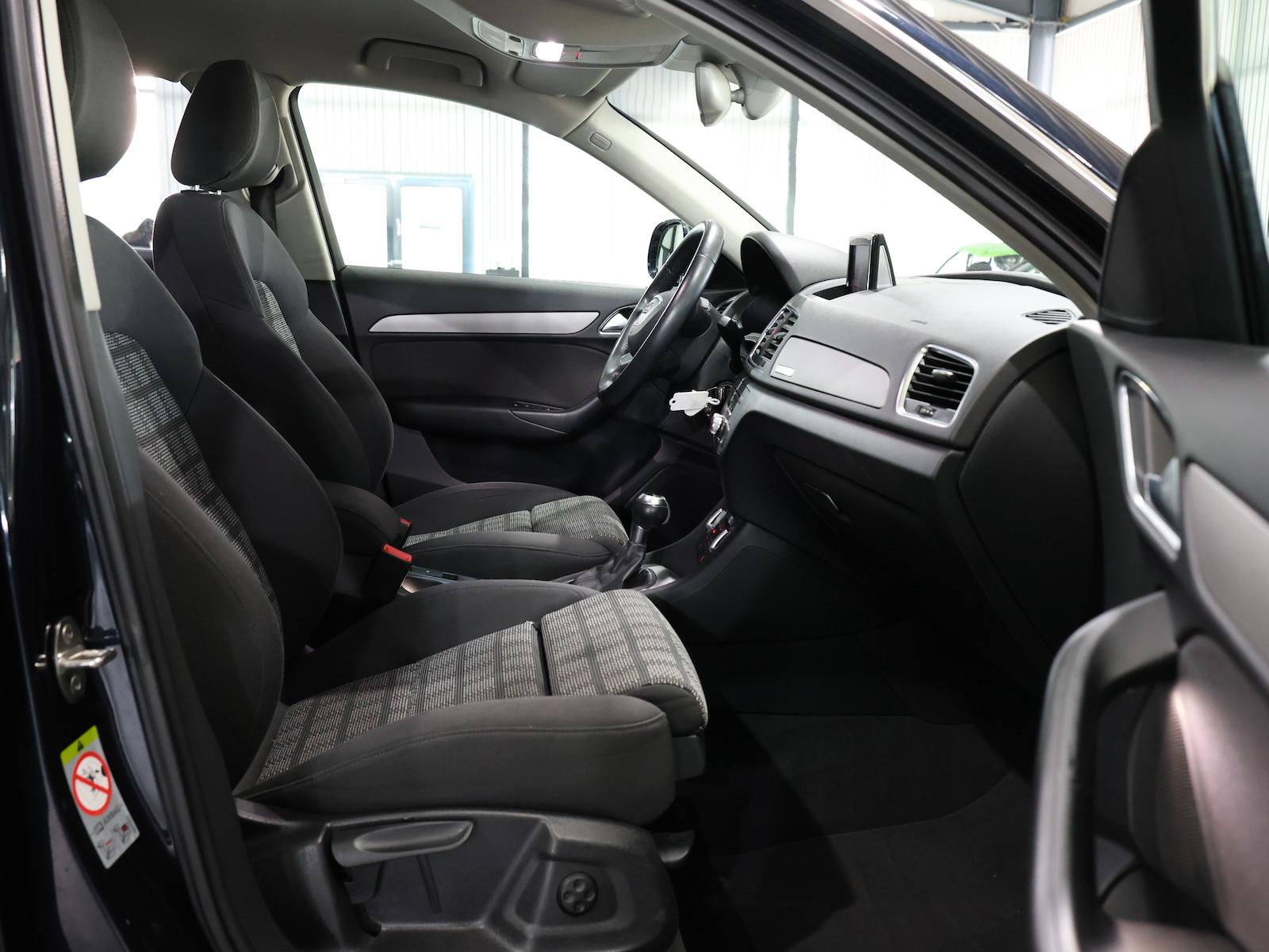 Audi Q3 2.0 TFSI QUATTRO SPORT / NAVI+KAMERA / ALLRAD