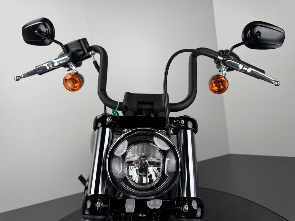 Fahrzeugabbildung Harley-Davidson STREET BOB 114 *NEUWERTIG *WENIG KM