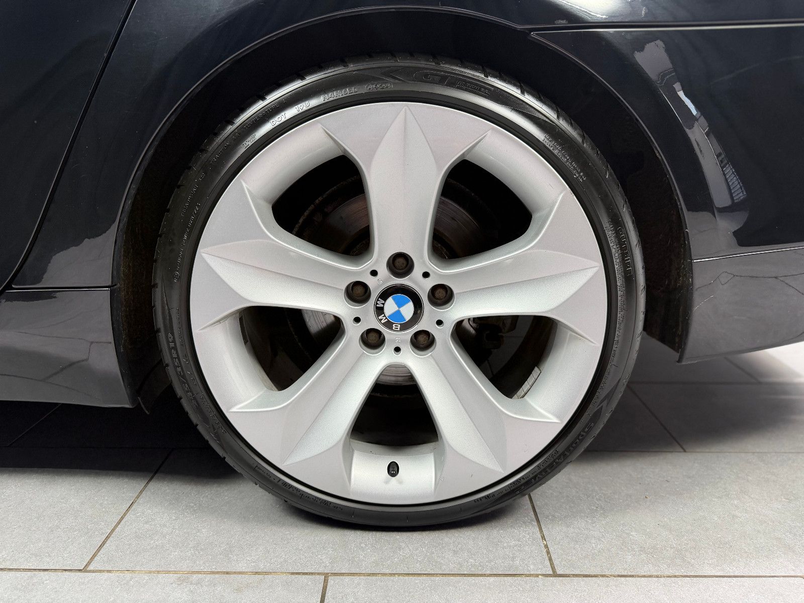 Fahrzeugabbildung BMW 523I Touring |PDC|PANO|NAVI|LEDER