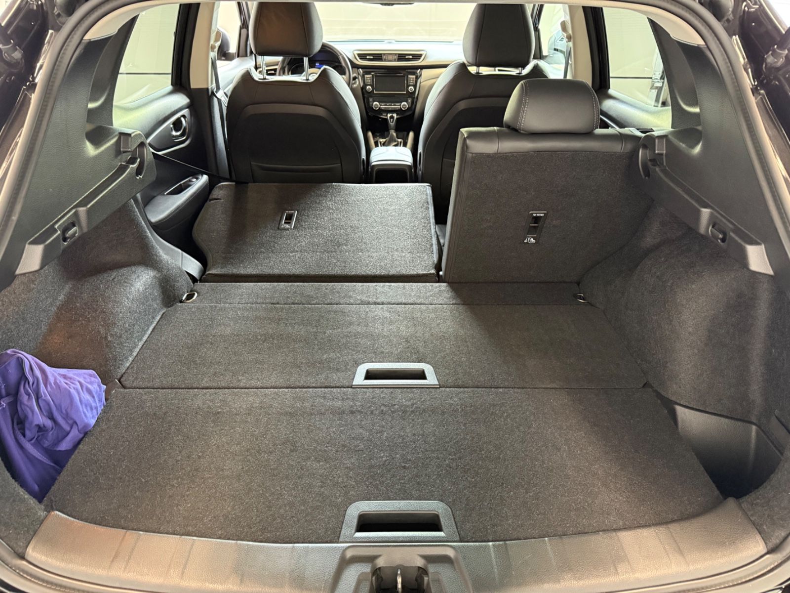 Fahrzeugabbildung Nissan Qashqai Tekna Safety-Shield-Paket 360°