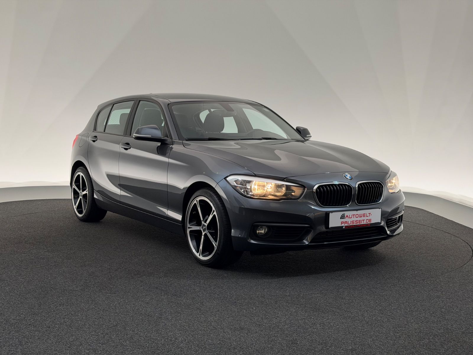 Gebrauchtwagen BMW 118d 118d Lim.*ADVANTAGE*SHZ-PDC-AMBIENTE-TEMPO-APPLE in Fulda