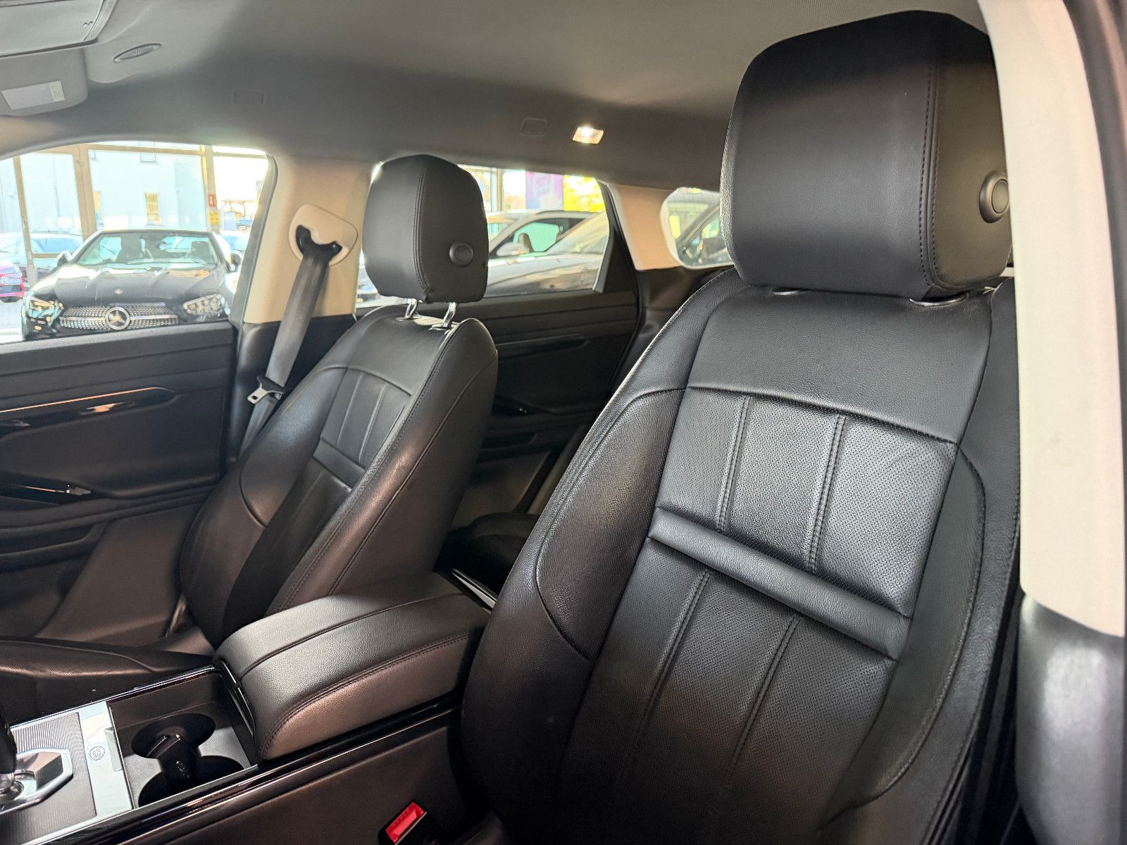 Fahrzeugabbildung Land Rover Range Rover Evoque S /KAMERA/CAR-PLAY/L-HEIZUNG