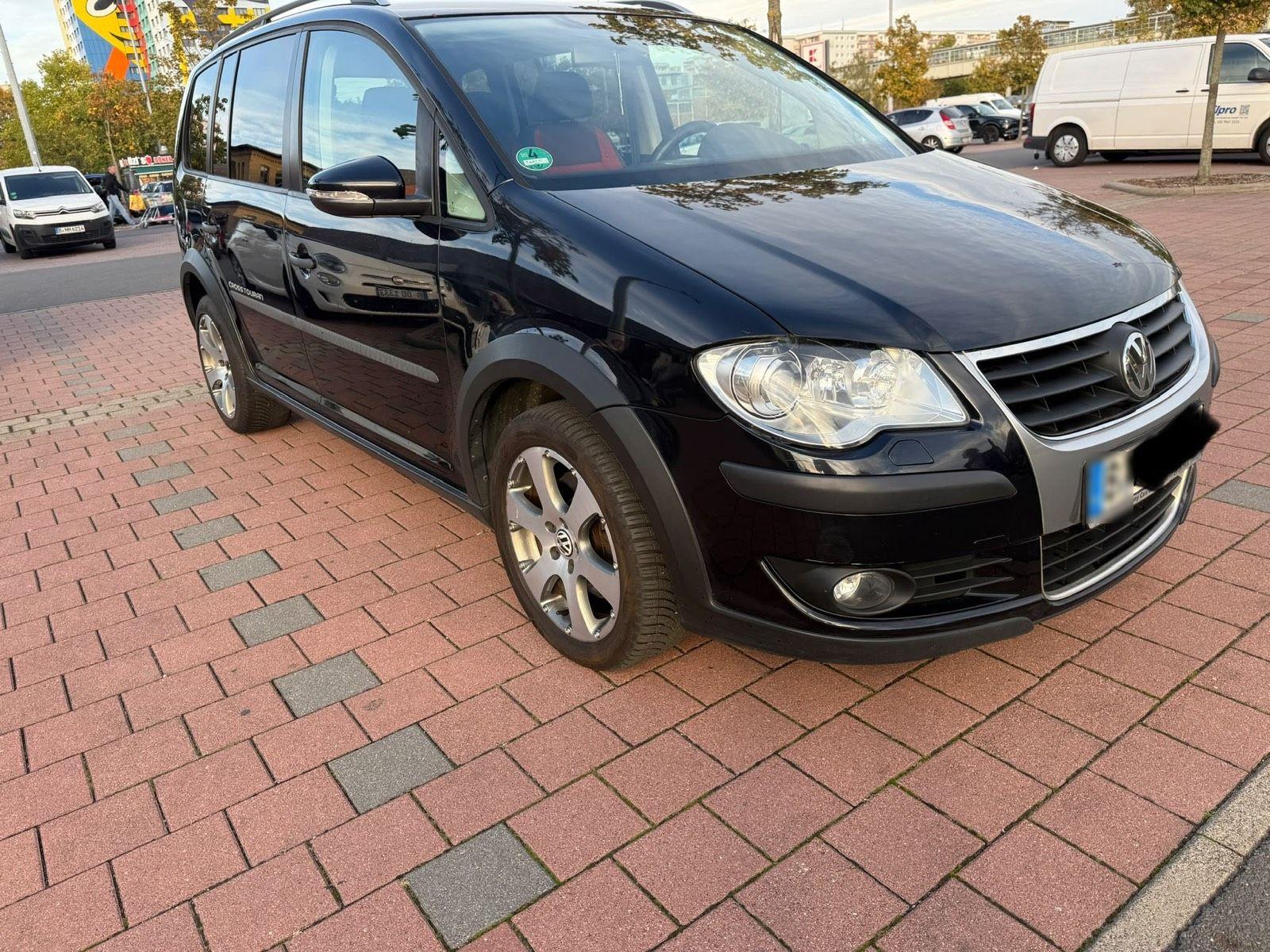 Volkswagen Touran 2010 — photo 15