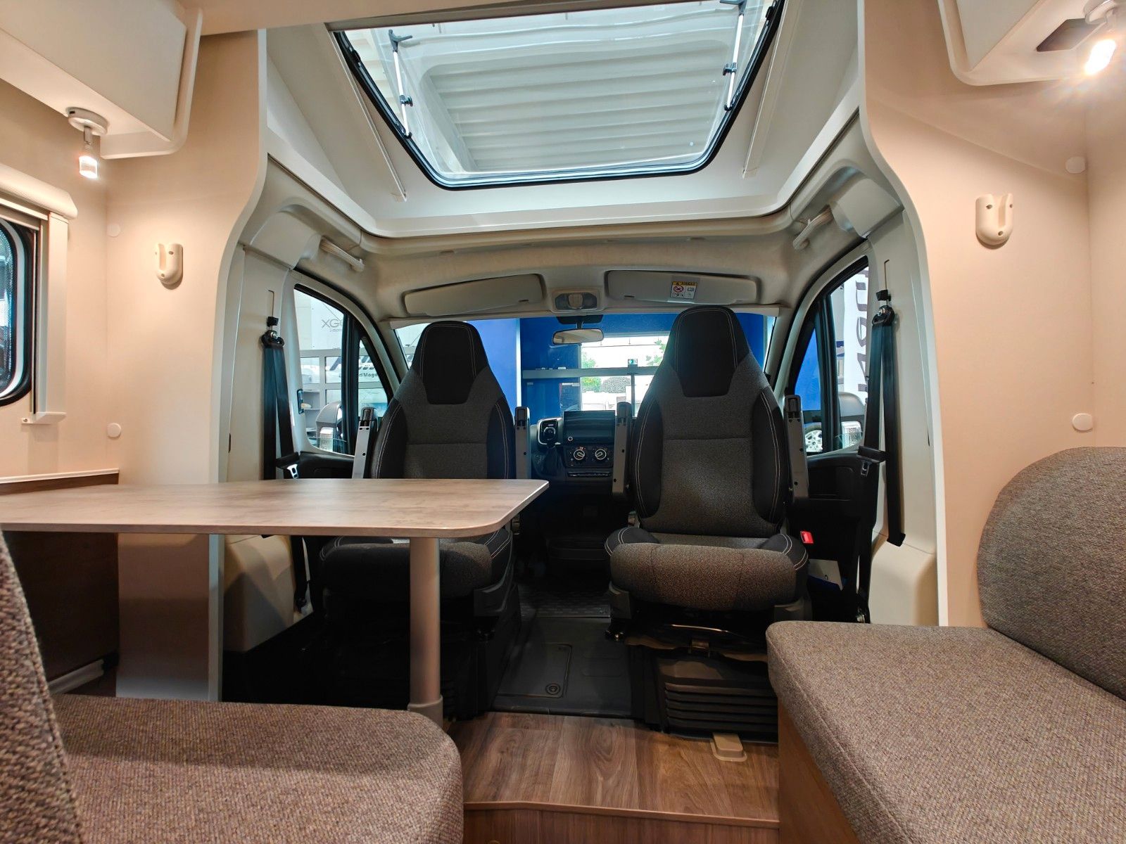 Fahrzeugabbildung Carado T-338 S HERBST-DEALS -SIE SPAREN 15.326 € !-