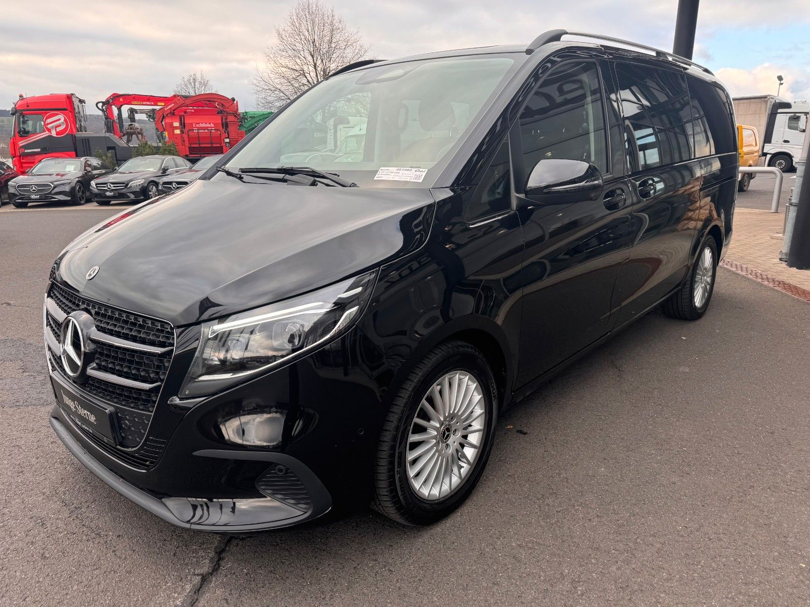 Fahrzeugabbildung Mercedes-Benz V 250 d STYLE el.Tür AHK2,5 DISTRONIC 360Kamera