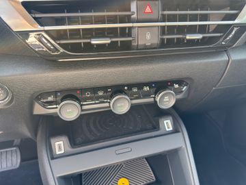 Citroën C4 MAX 1.2 PureTech 130 +HUD+Kam.+LED+SHZ+SpurH