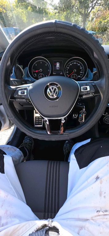 Image of Volkswagen Golf
