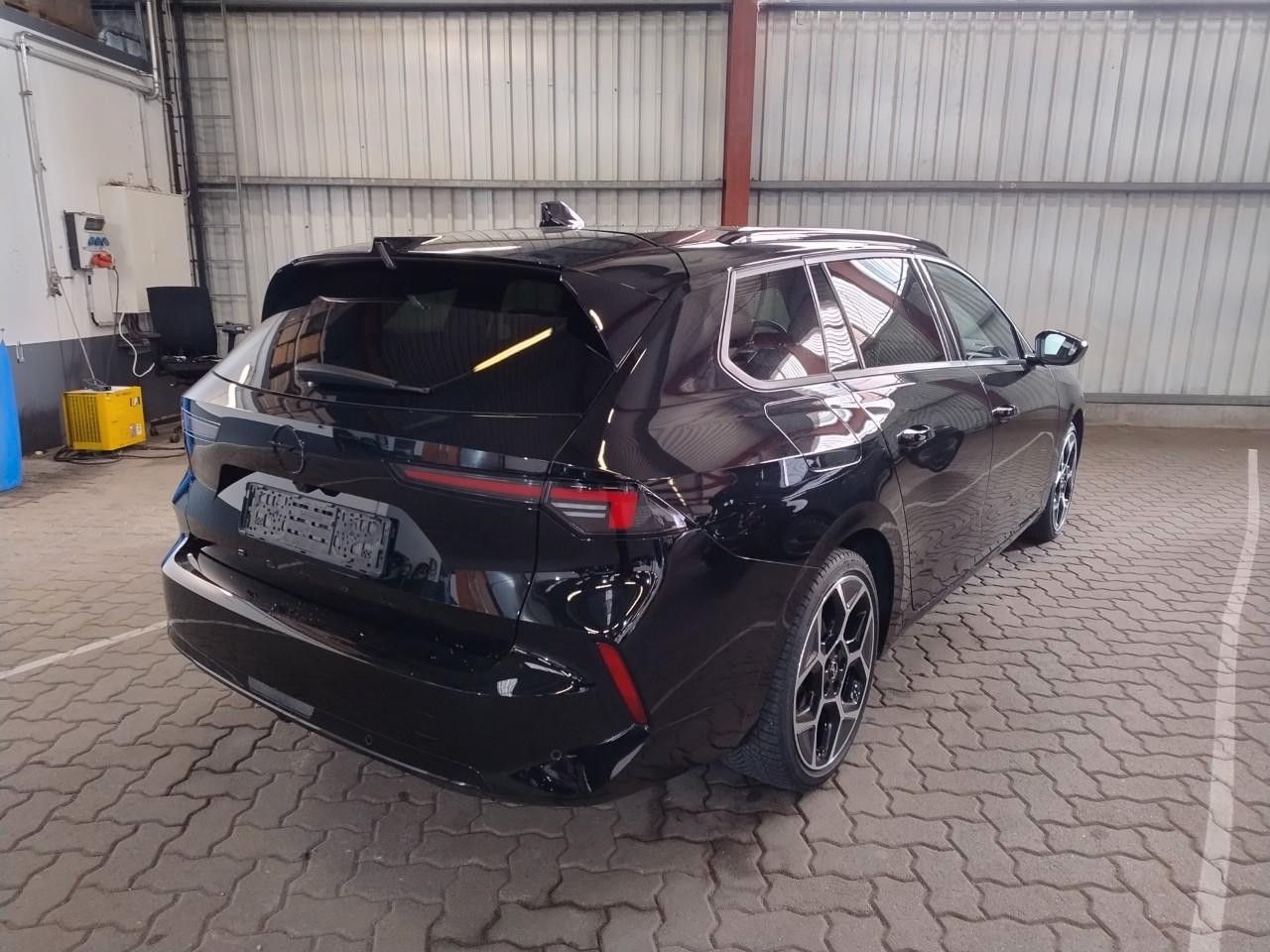 Fahrzeugabbildung Opel Astra L ST 1.2T ULTIMATE NAVI/LED/VIRTUAL/SH/DAB