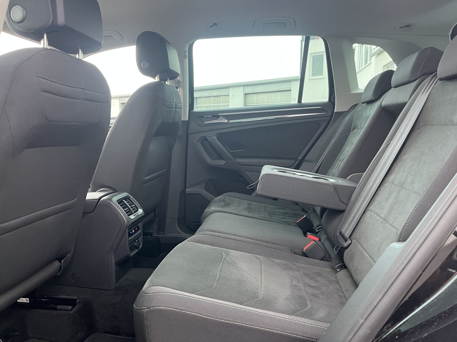 Volkswagen Tiguan 1.4 TSI e-Hybrid Elegance 156€ m.20% Anz. foto 17