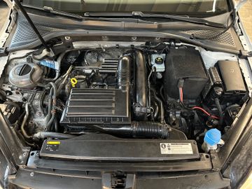 MYAUTOCENTER – Gebraucht- und Jahreswagen mit Werkstattservice in Pfaffenhofen Volkswagen Golf VII Lim. Comfortline BMT