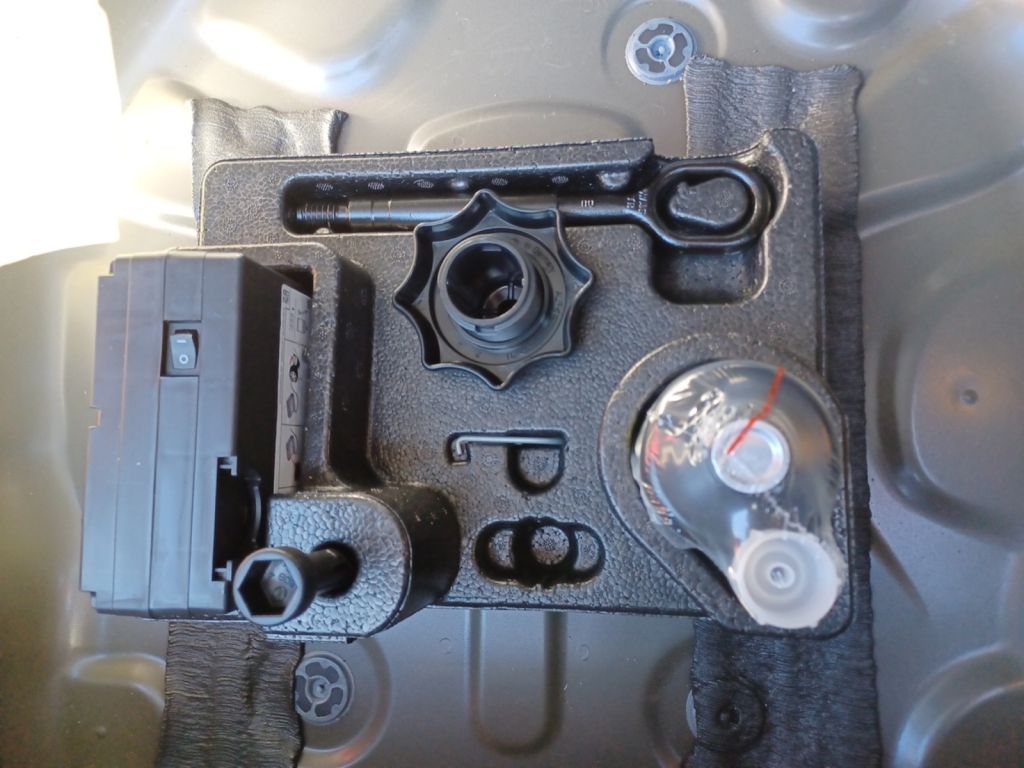 Fahrzeugabbildung Volkswagen Taigo 1.0 TSI OPF DSG Life LED, DAB+, DCP