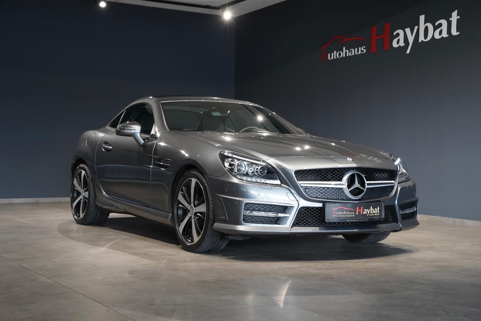 Mercedes-Benz SLK 300 AMG Navi ILS Leder Pano Airscarf H&K