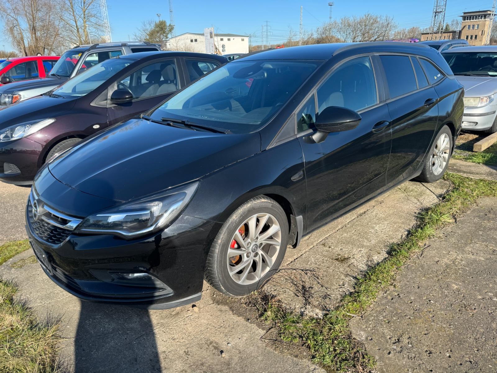 Opel Astra 1.6 Diesel Active 81kW ,Klimaaut,Aü,PDC