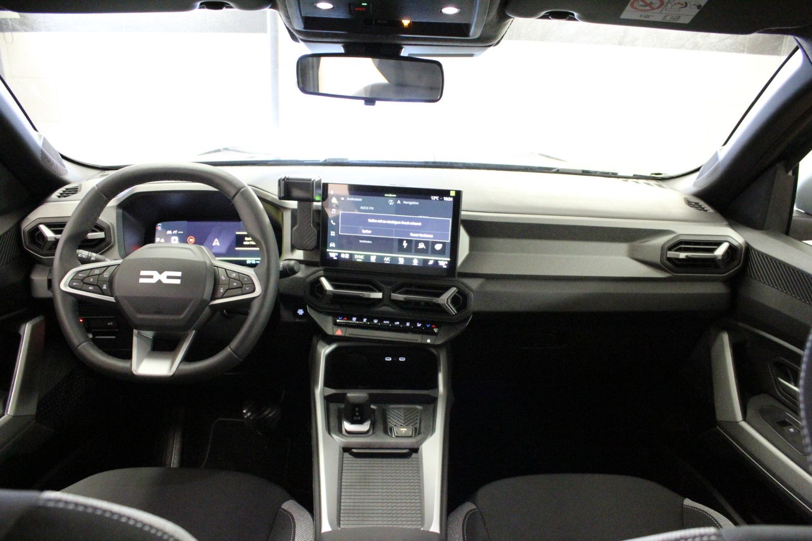 Fahrzeugabbildung Dacia Bigster hybrid 155 Journey Winter- & City-Paket