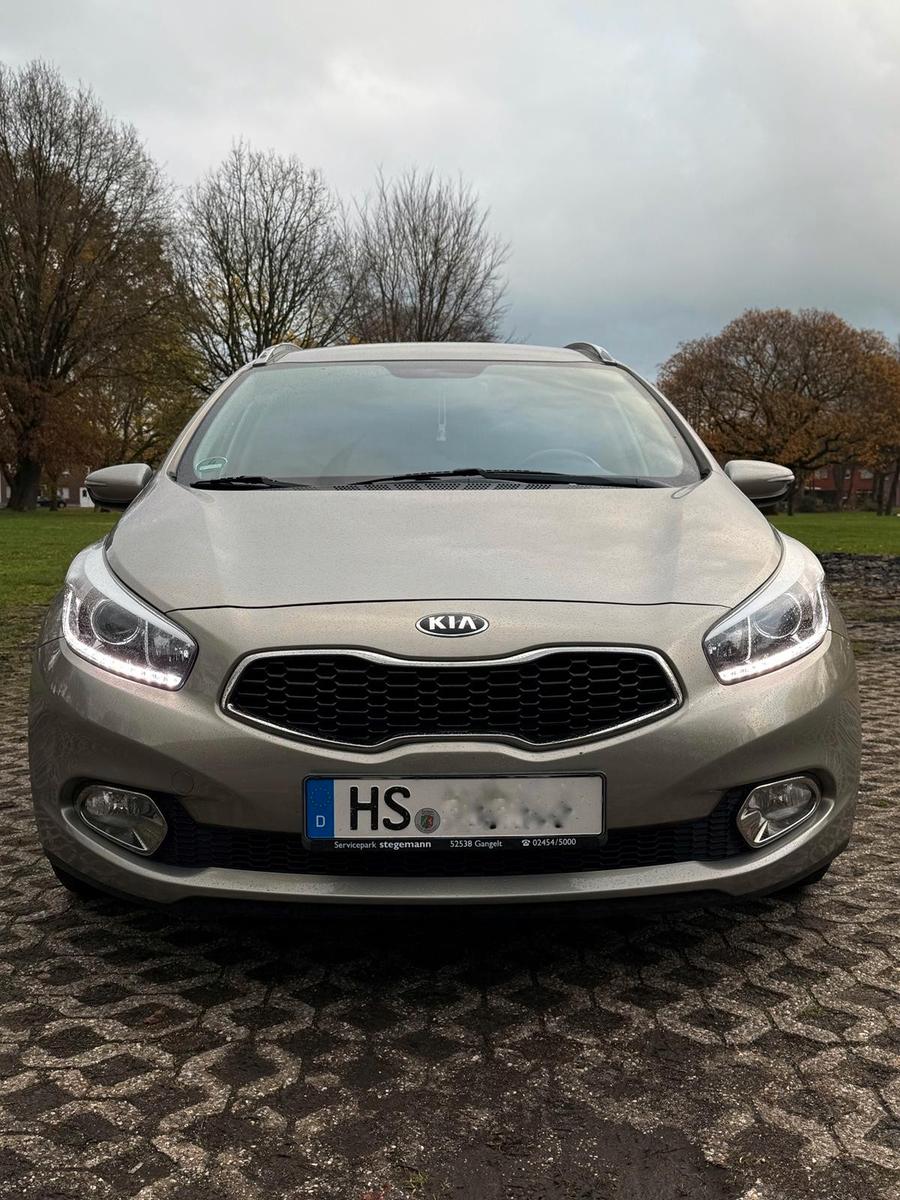 Kia cee'd Sportswagon 1.6 GDI Vision Sportswagon...