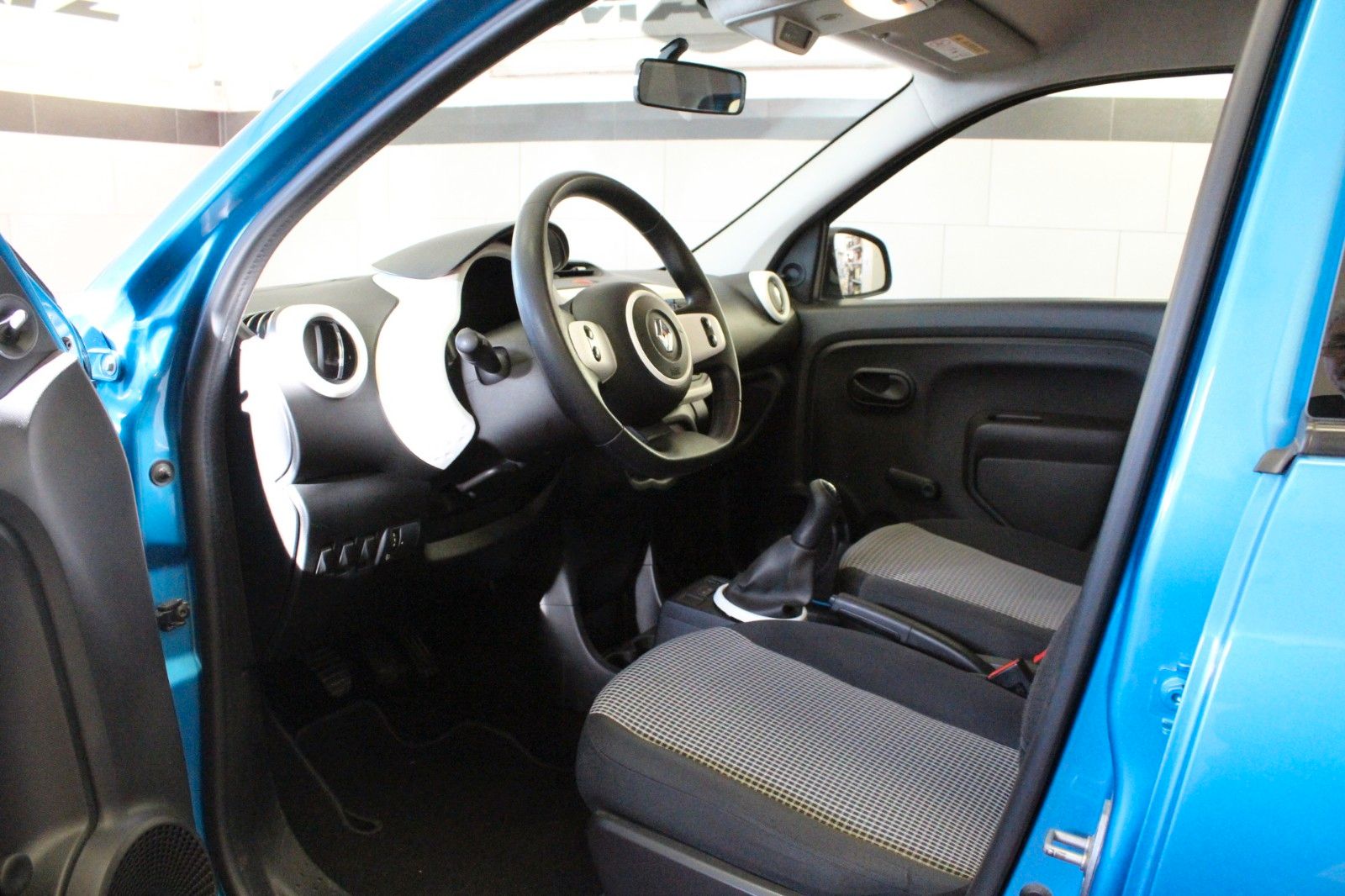 Fahrzeugabbildung Renault Twingo  SCe70  *Klima *Ganzjahresreifen