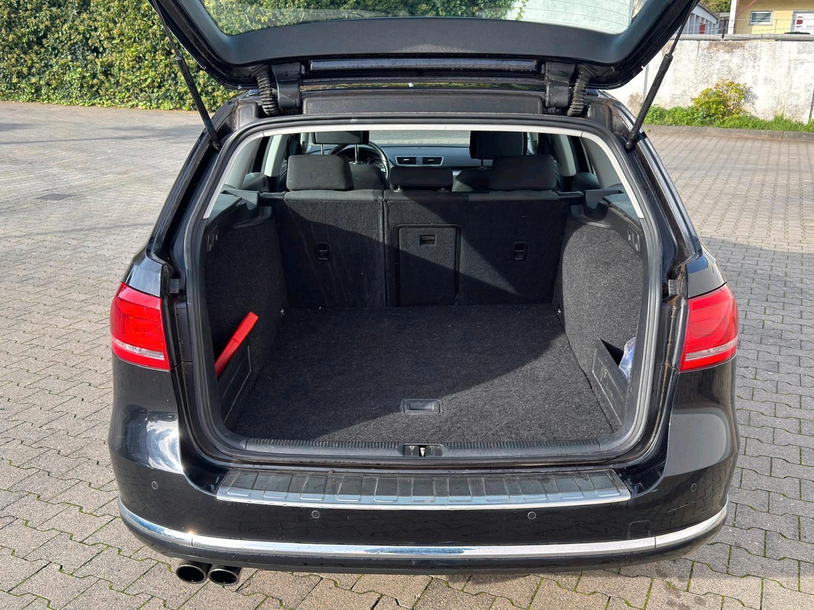 Volkswagen Passat 2012 — photo 7