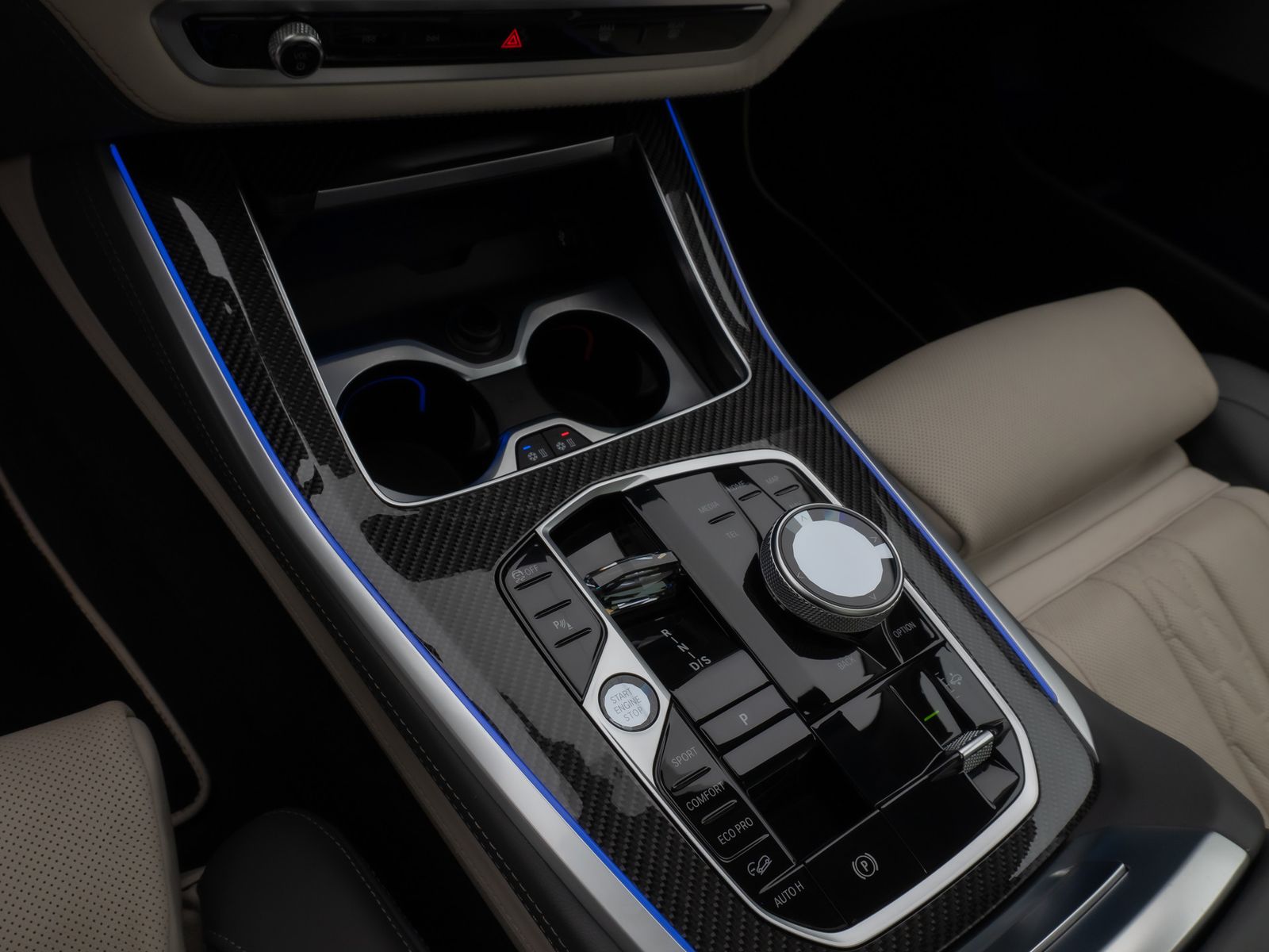Fahrzeugabbildung BMW X5 xD30d M Sport Pro SkyLoung 360°HUD H/K SoftCL