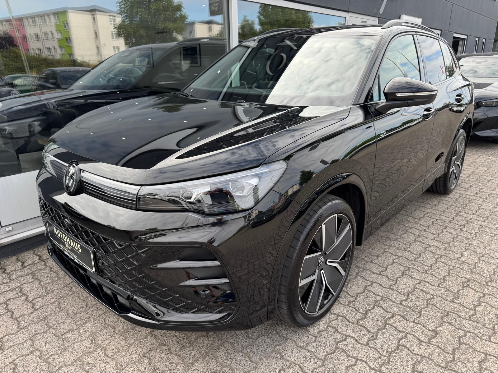 Volkswagen Tiguan 2.0 TSI 4M R-Line*MATRIX*PANO*360°KAM*H&K imagem 3