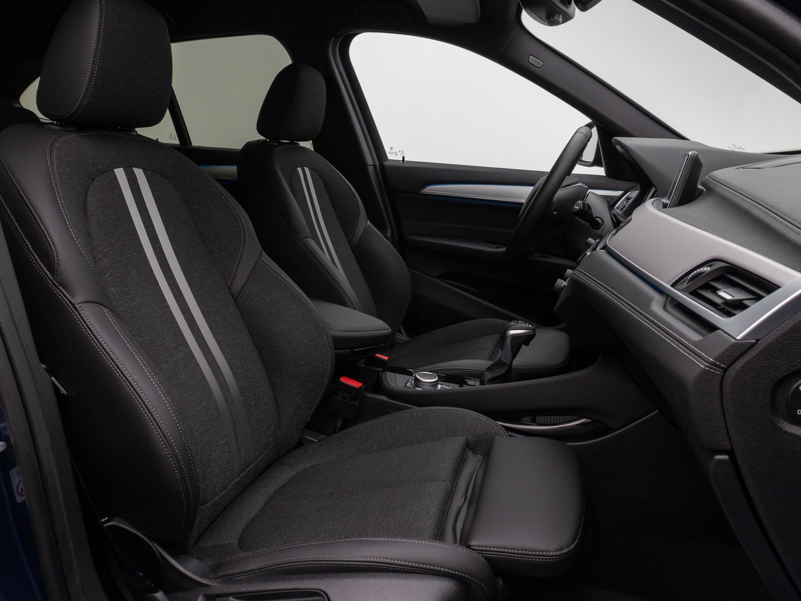 Fahrzeugabbildung BMW X1 xD25e Sport Line Parkassist DAB HiFi Komfort