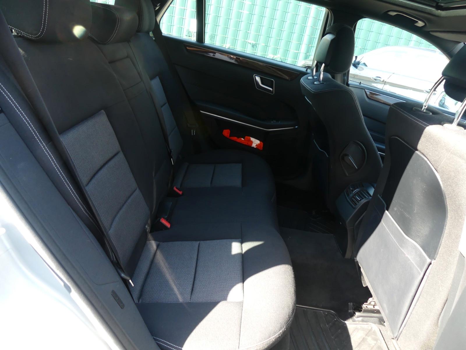 Mercedes-Benz E 220  T-Modell BlueEfficiency Automatik