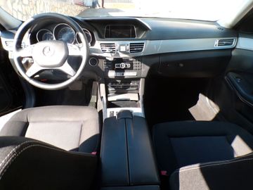 Mercedes E 200 - 11
