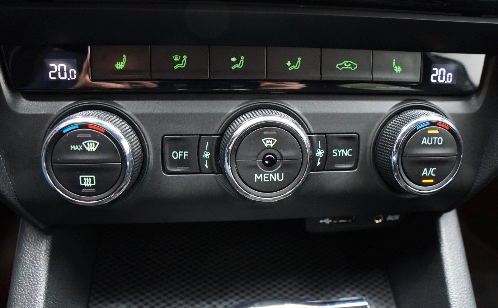 Fahrzeugabbildung SKODA Octavia RS *Autom*Navi*CarPlay*