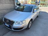 Volkswagen VOLKSWAGEN Passat 1.9 TDI/105CV Comfortline - Volkswagen Passat aus 2005 mit Diesel-Antrieb