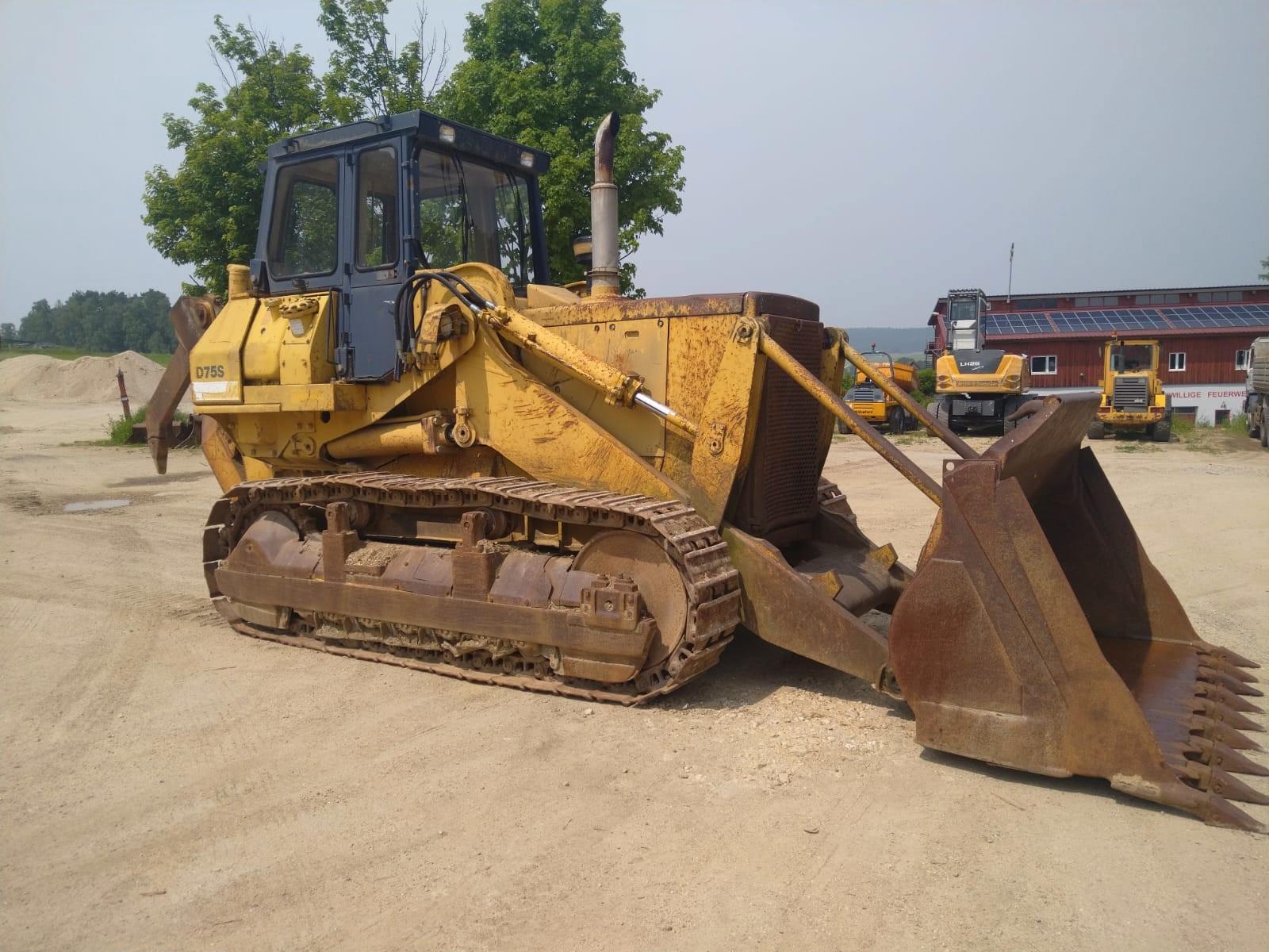 Komatsu D75S