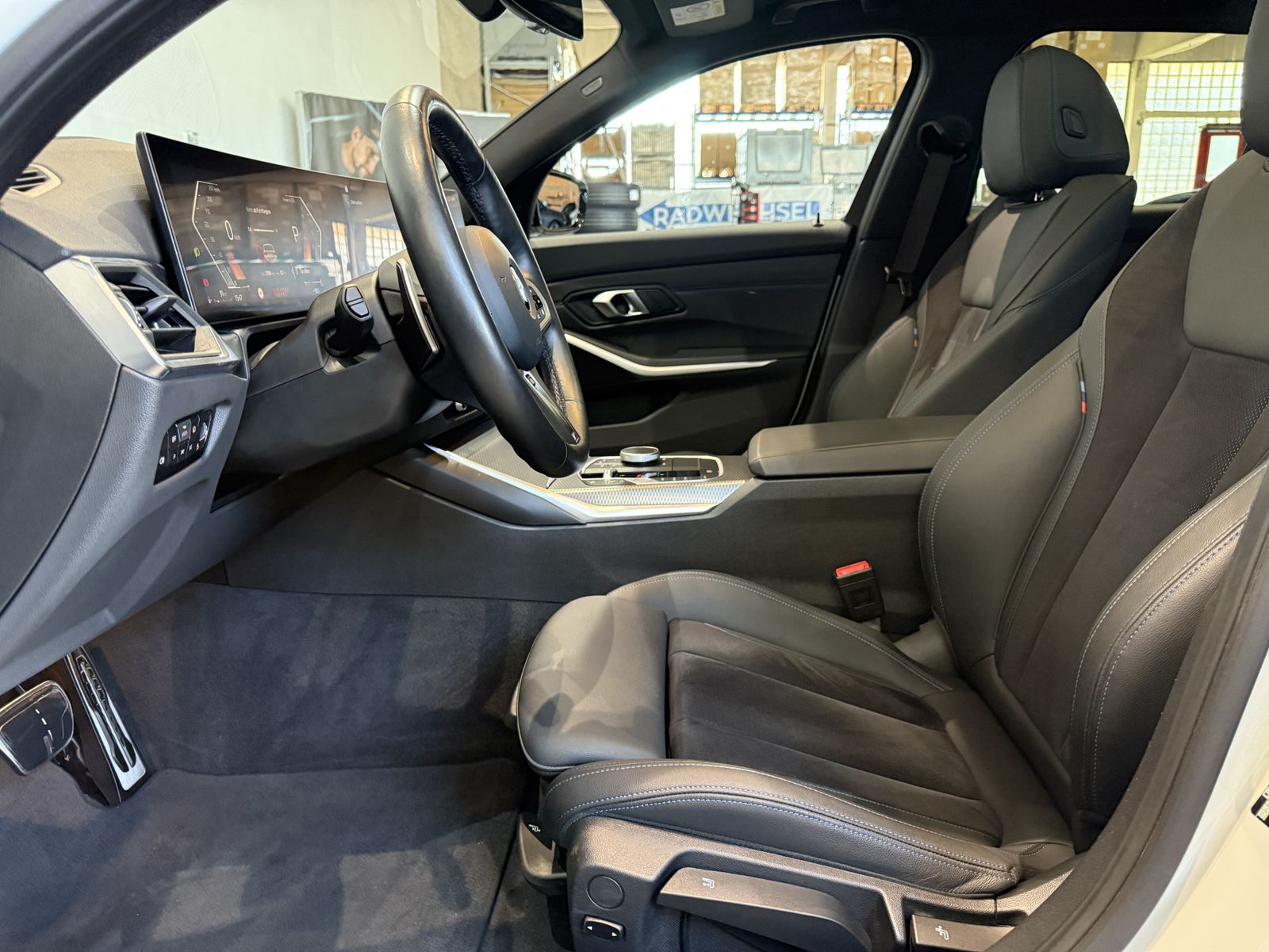 Fahrzeugabbildung BMW 320i |Panoramadach |Anhängerkuppl. |HiFi DAB