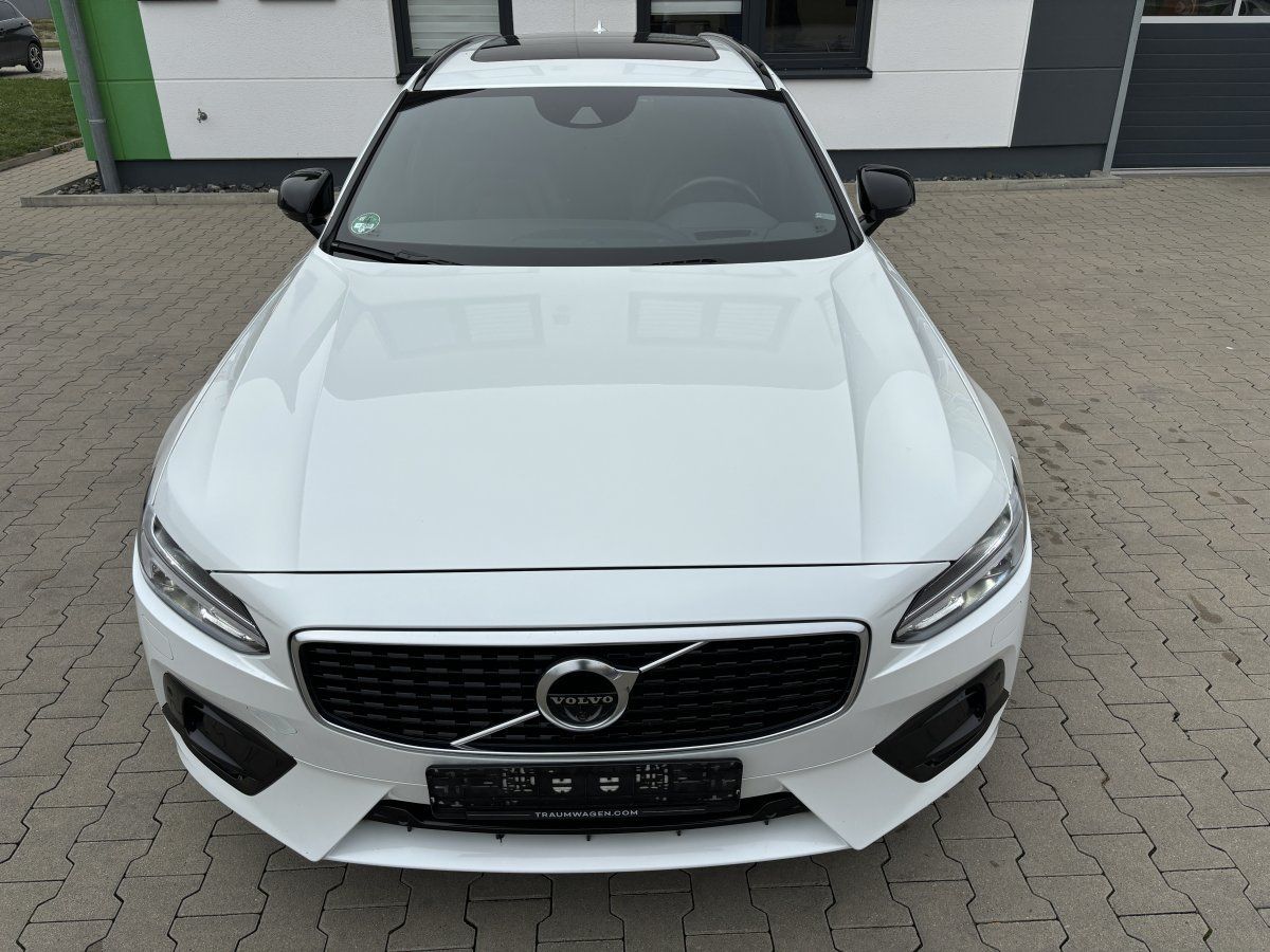 Volvo V90 (D4 R-Design Leder/Panorama/ACC/20Zoll/DAB/)