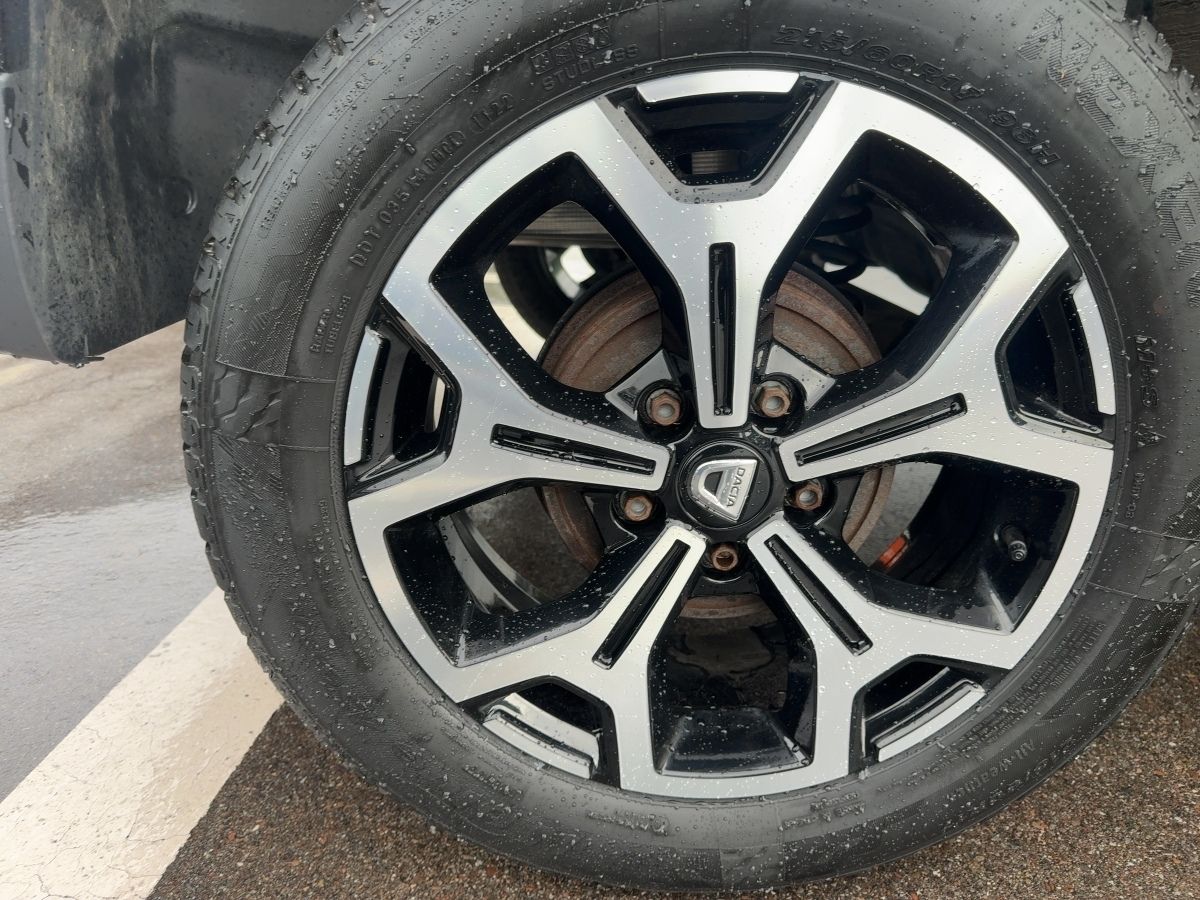 Fahrzeugabbildung Dacia Duster Adventure TCe 150 *leichter Hagelschaden*