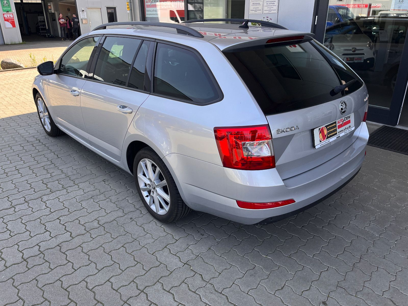 Fahrzeugabbildung SKODA Octavia Combi Joy