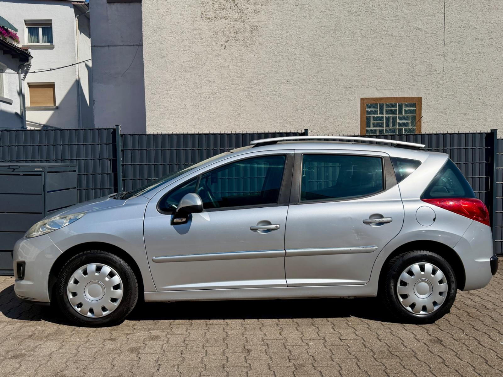 Peugeot 207 2011 — photo 9