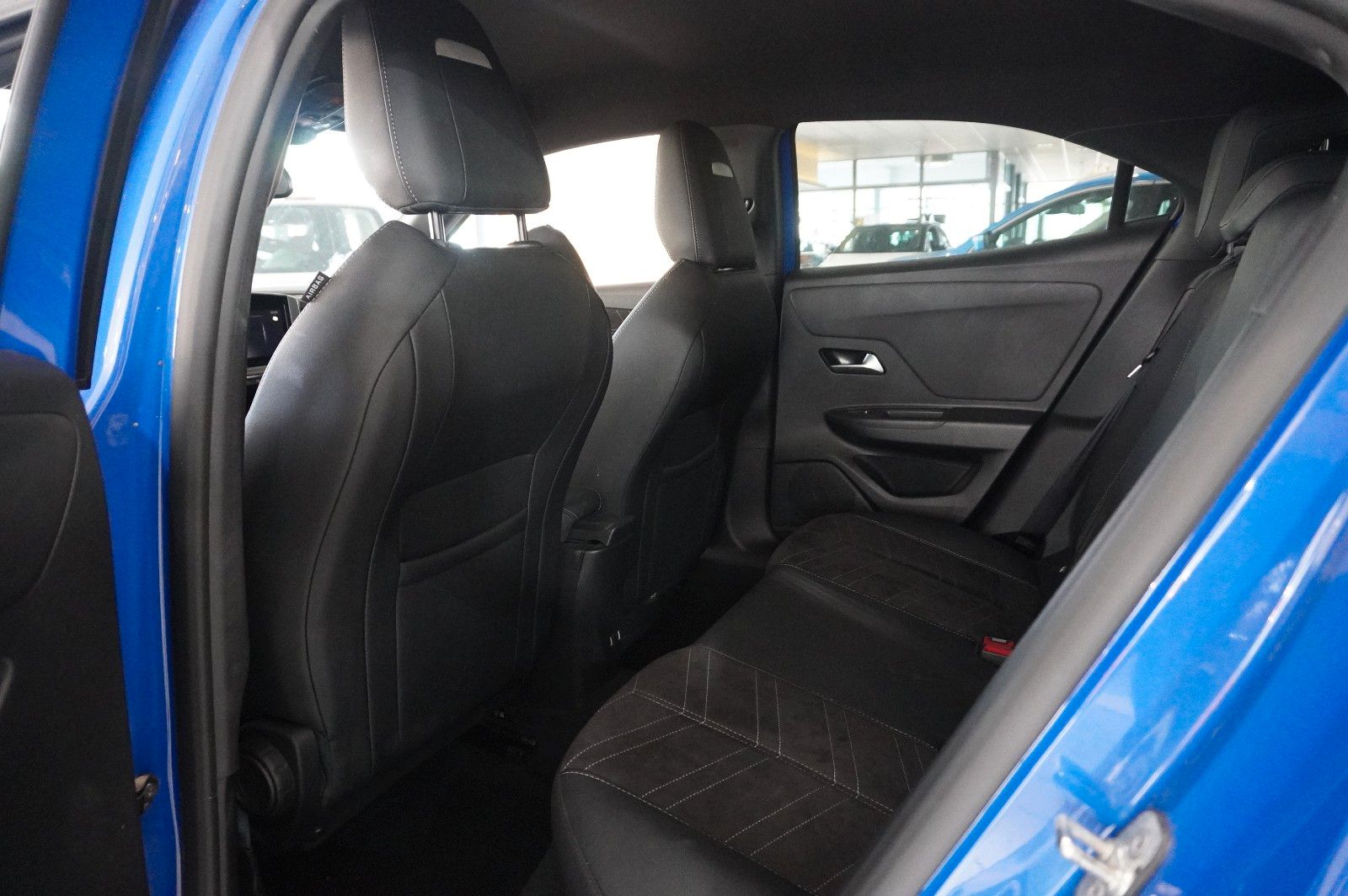 Fahrzeugabbildung Opel Mokka-e ULTIMATE 1-PHASIG NAVI/LED/KAMERA/DAB+