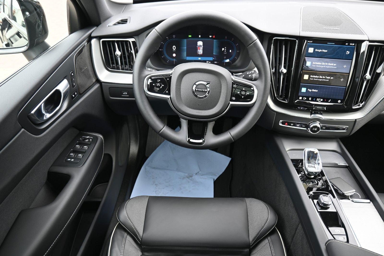 Fahrzeugabbildung Volvo XC60 B4 D Plus Dark*STDHZG*PANO*360°*ACC