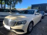 Mercedes-Benz E 200 d 2,0 Spiegeltaxameter+Schild Schiebedach - Mercedes-Benz E 200: Taxi