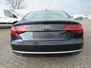 Audi A8 - 7