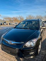 Hyundai i30 cw FIFA WM EditionKlima,ZV,Servo,Preis VB - gebrauchte Hyundai i30 aus dem Jahr 2011