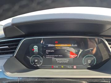 صورة 9 لـ 2023 AUDI Q8 E-TRON