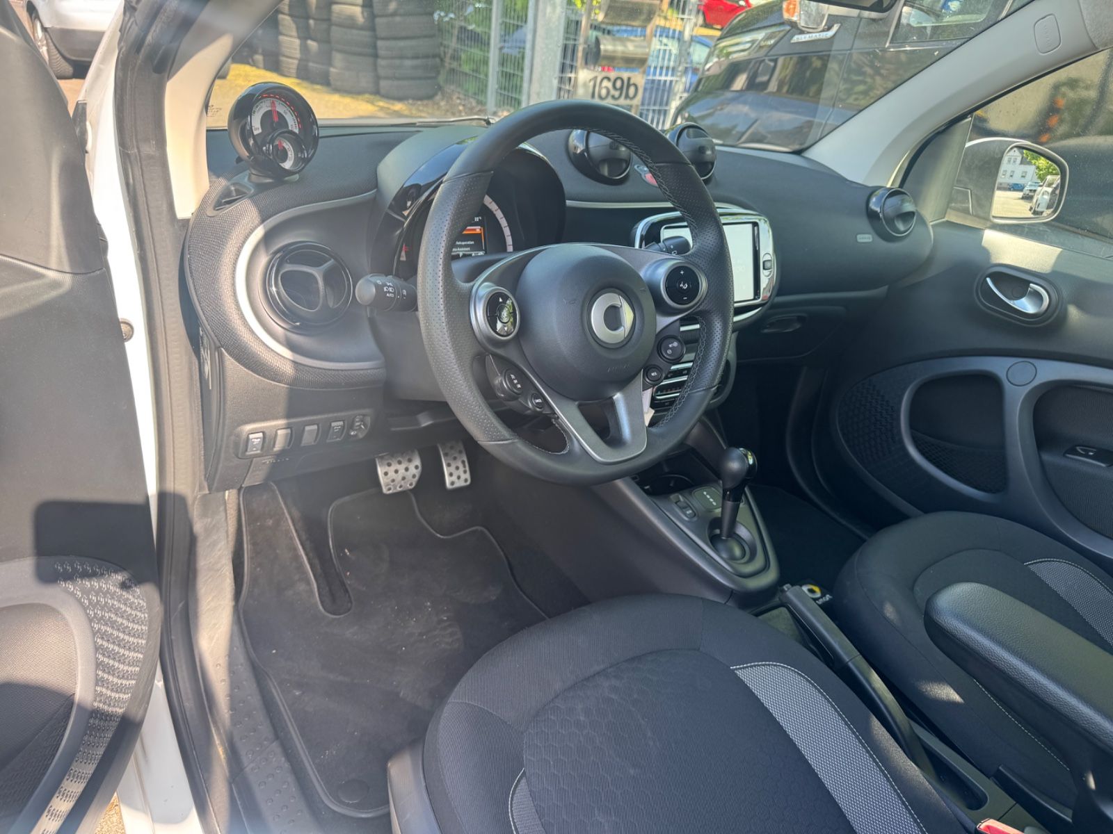 Fahrzeugabbildung Smart ForTwo fortwo coupe EQ Klima+22KW+Tempomat