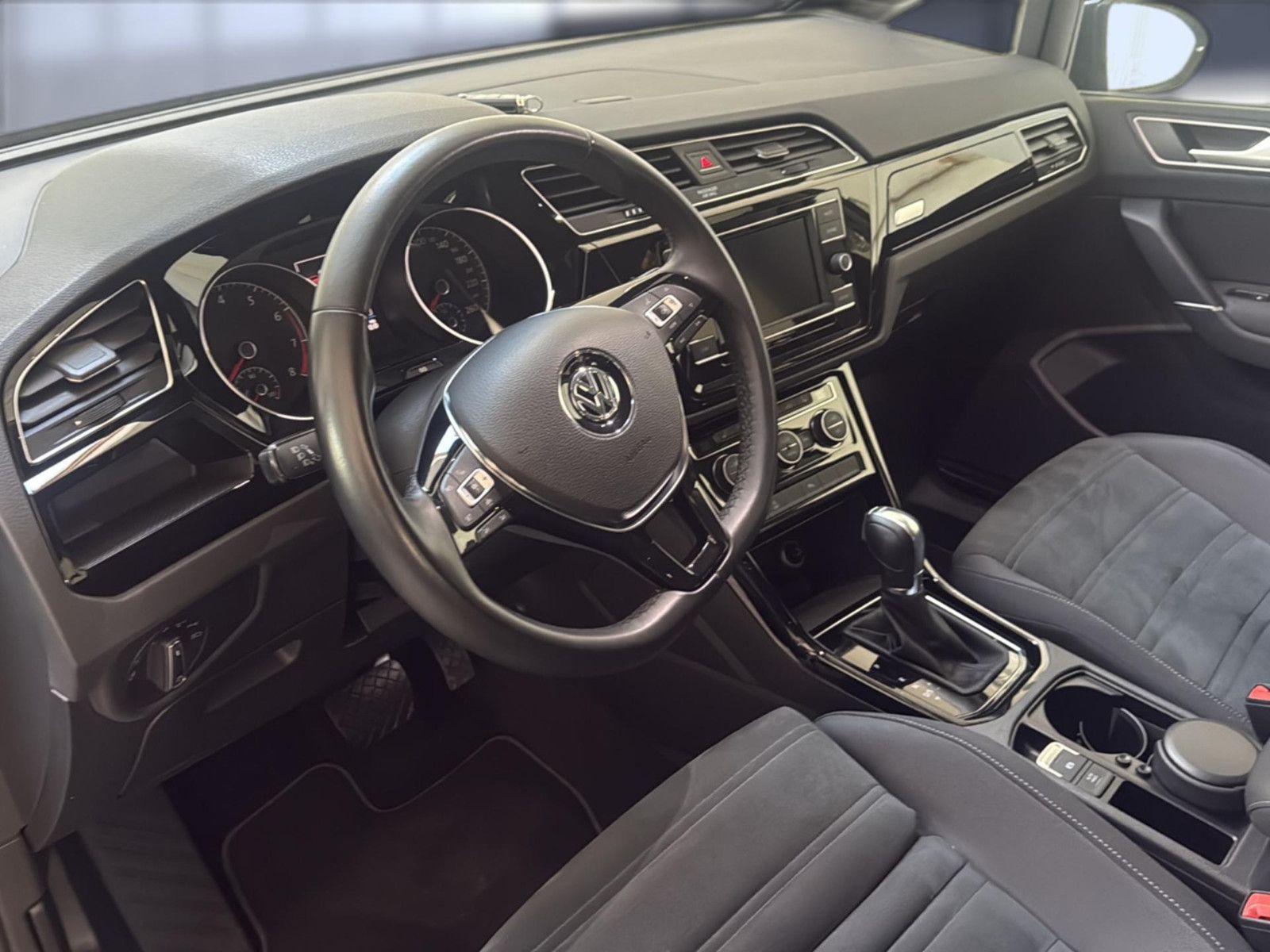 Fahrzeugabbildung Volkswagen Touran Highline BMT/Start-Stop/ Unfallfrei