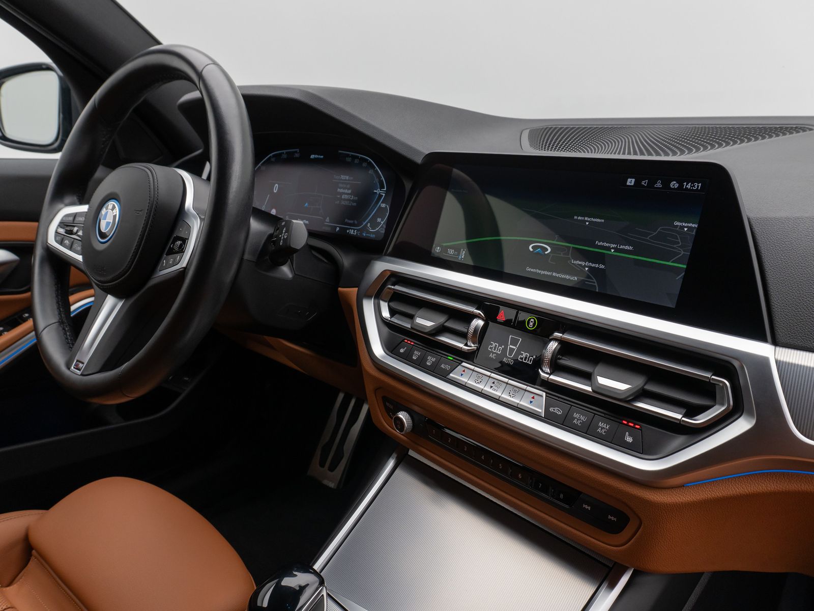 Fahrzeugabbildung BMW 330e  M Sport Kamera Laser HUD DAB HiFi Komfort