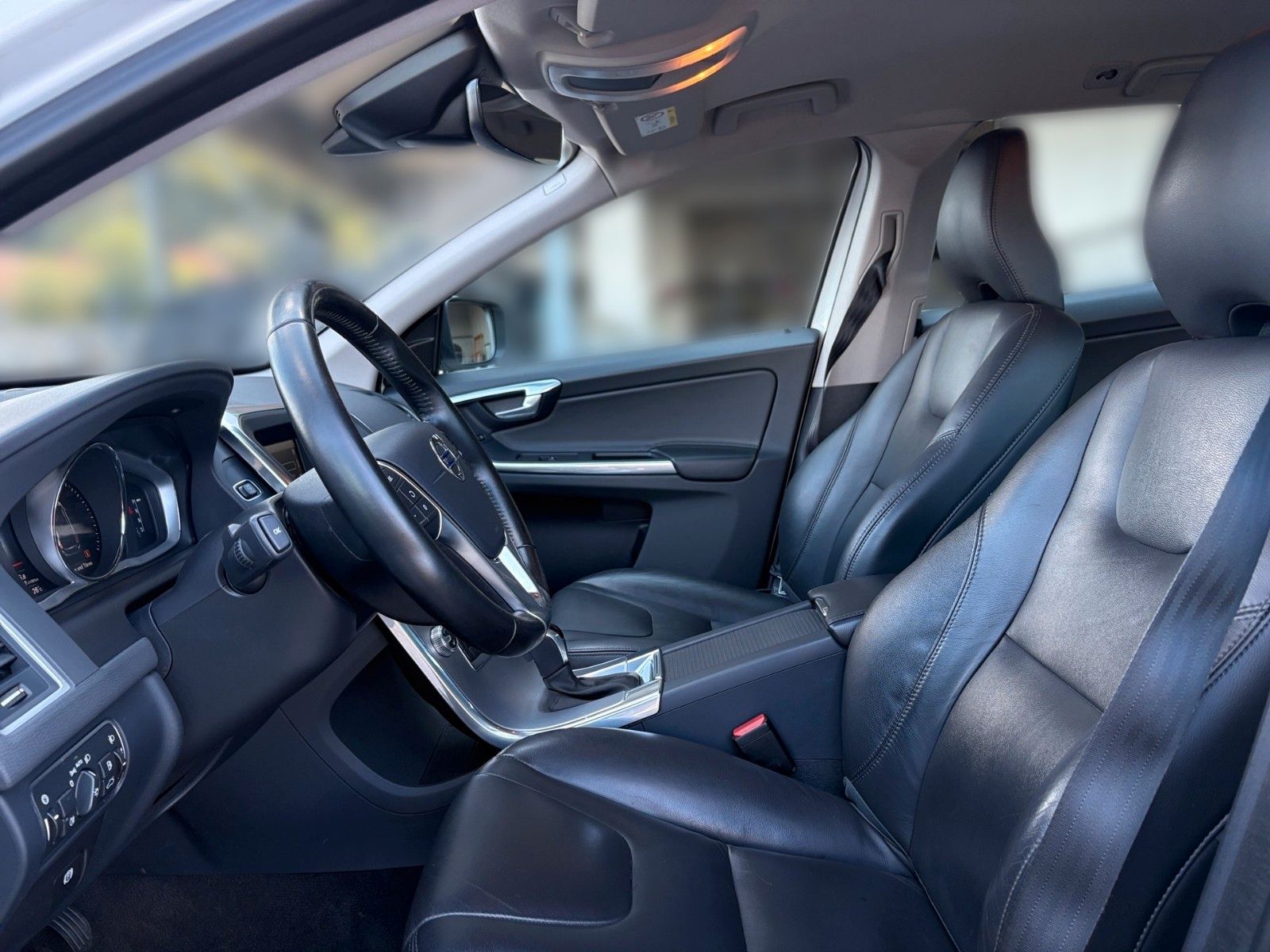 Fahrzeugabbildung Volvo XC60 Summum 2WD