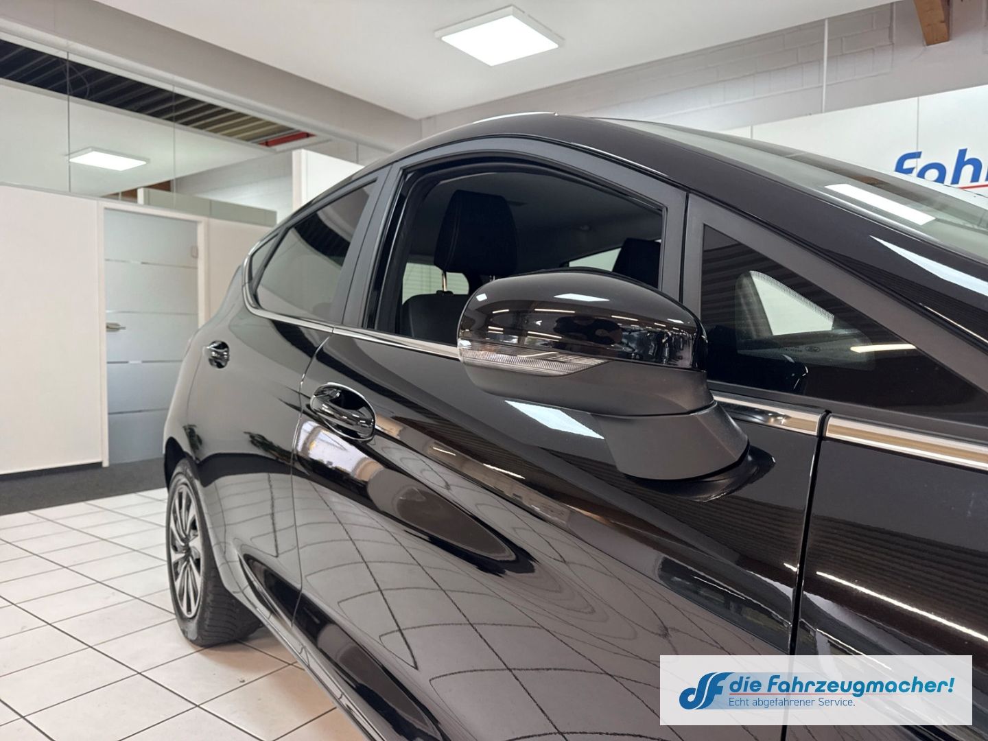 Fahrzeugabbildung Ford Fiesta Titanium X Navi LED Blendfreies Fernl. Ku