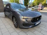 Maserati Levante Benzin 3.0 V6 350PS / LED / Leder / Pano - Maserati Levante von privat